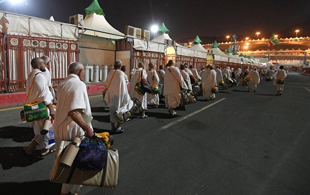 Саудовская Аравия из-за коронавируса приостановила въезд паломников — Today.kg