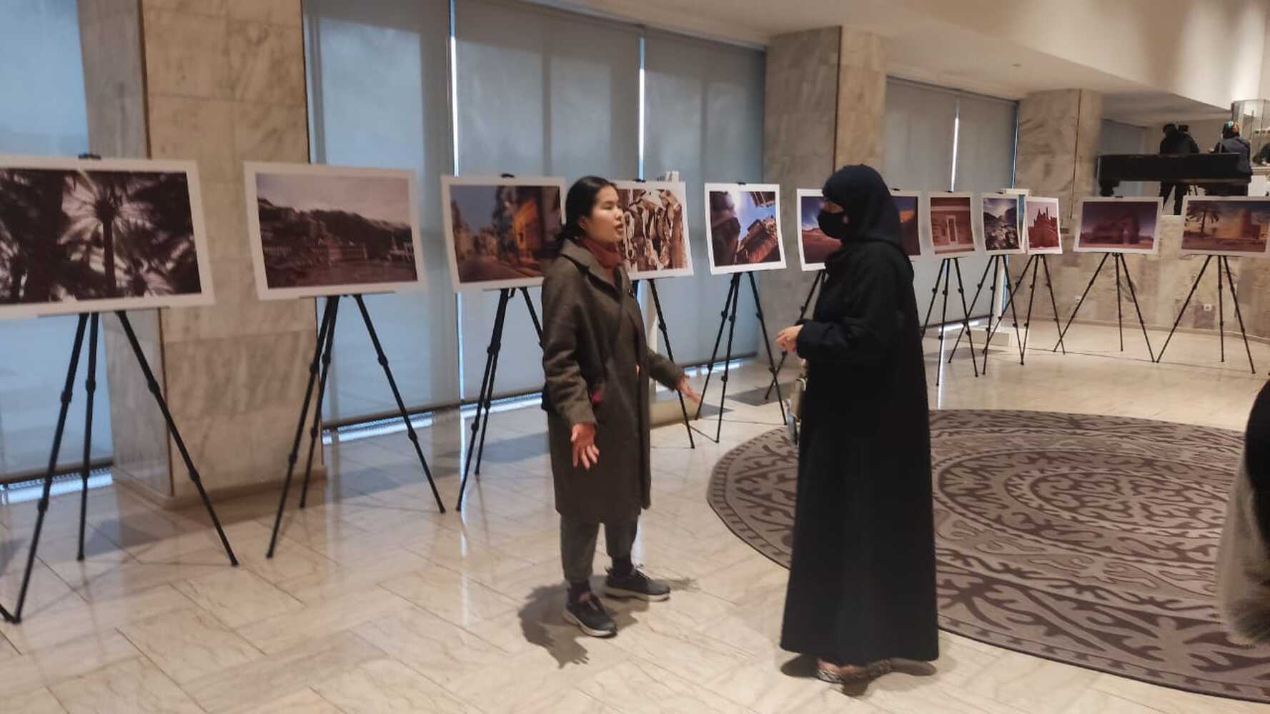 В Бишкеке в Историческом музее открылась фотовыставка о Саудовской Аравии — Today.kg