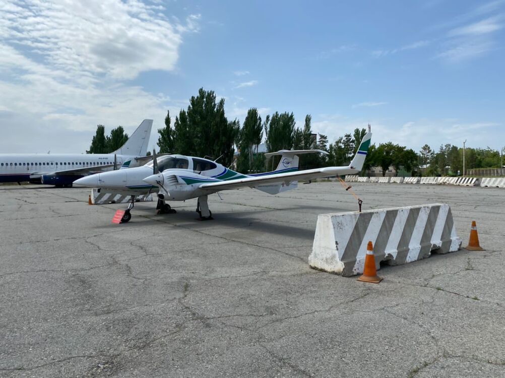 В аэропорту «Манас» уже 5 лет стоит нерастаможенный легкомоторный самолет — Today.kg
