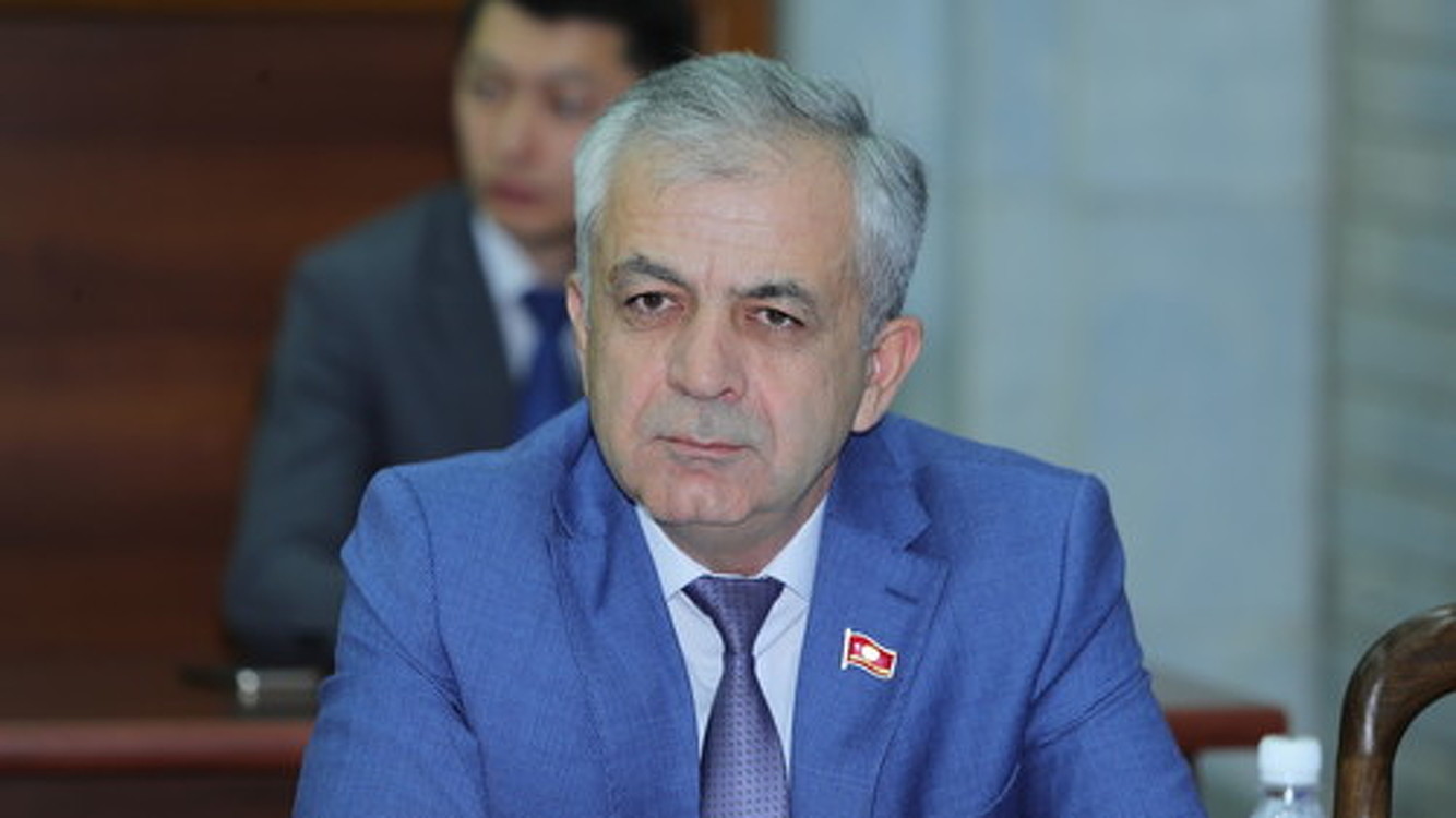 Аэропорт в Кызыл-Кие надо восстановить, а не отдавать под логистический центр,- депутат — Today.kg