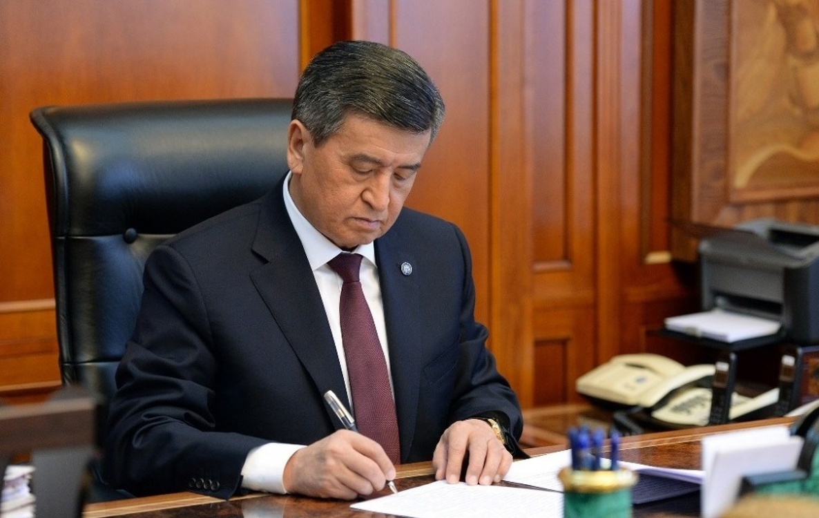 Президент Жээнбеков подписал закон о внешней миграции — Today.kg
