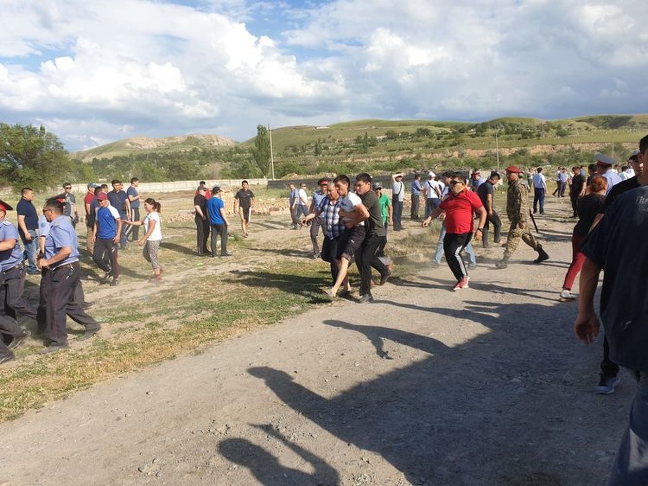 Милиция Орок айылындагы абал тууралуу маалымат таратты — Today.kg