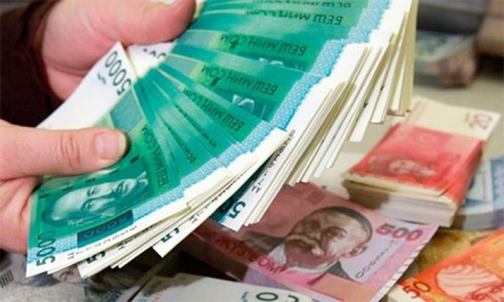 Доллар, евро и золото дорожают, ГСМ дешевеет — данные по Бишкеку — Today.kg