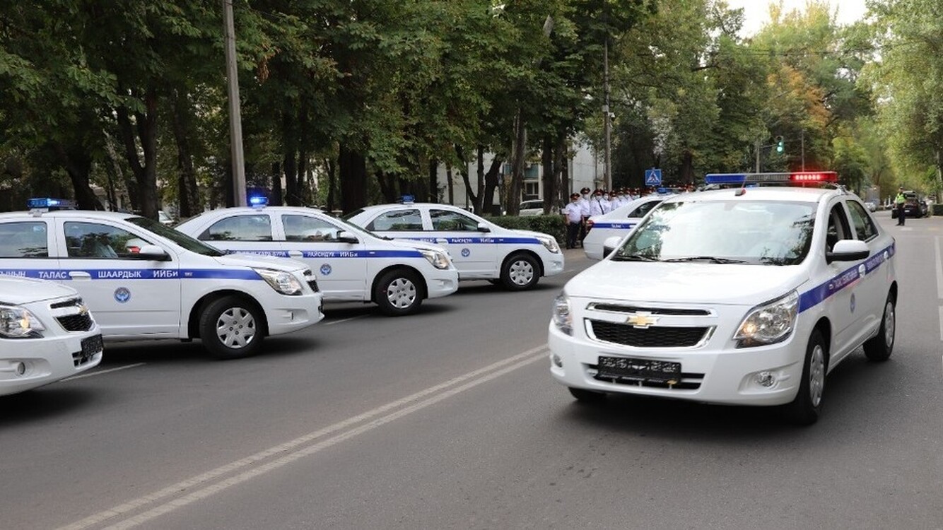 МВД передало 10 автомашин «Шевроле Кобальт» региональным подразделениям — Today.kg