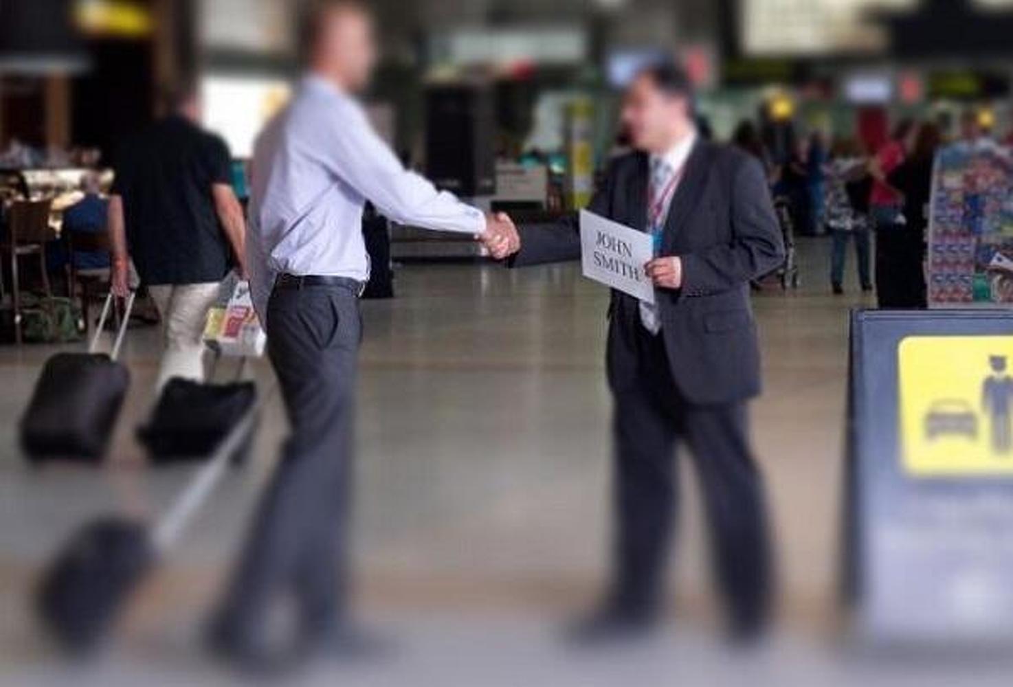 В аэропорту Стамбула запретили встречать туристов с именными табличками — Today.kg