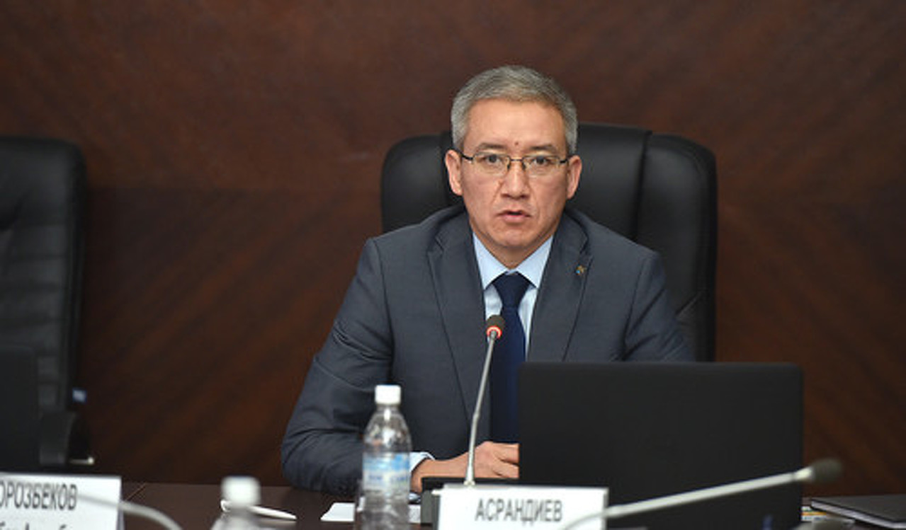 Вице-премьер Э.Асрандиев: Ведутся переговоры с Узбекистаном, Турцией и Индией по поставкам тканей — Today.kg