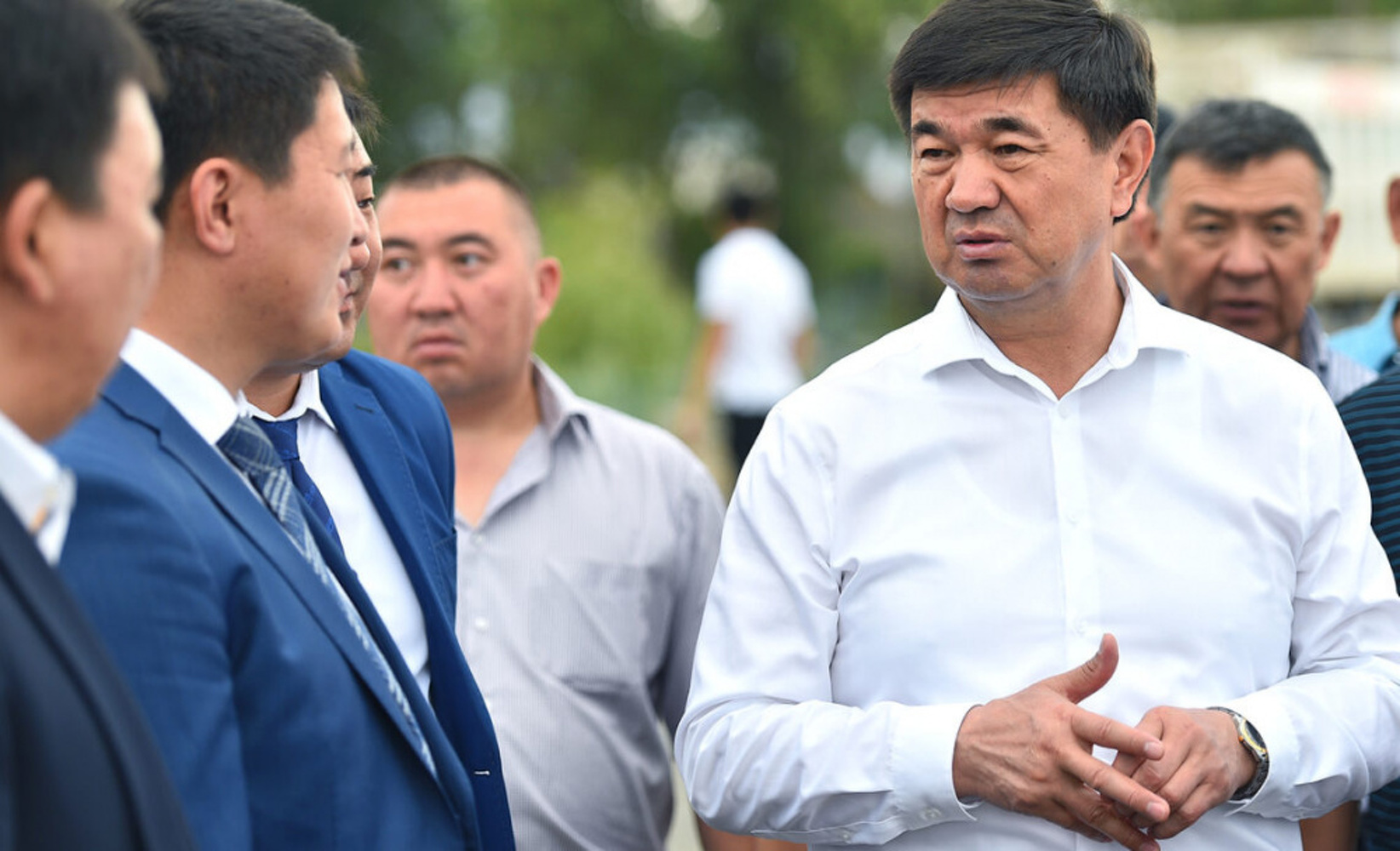 Премьер-министр М.Абылгазиев принял участие в церемонии открытия школы в селе Ак-Булак — Today.kg