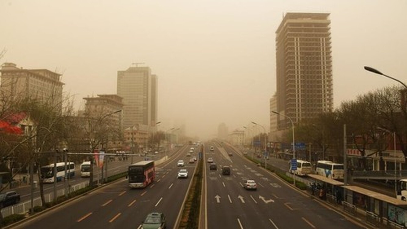 Фото — На Пекин вновь обрушилась песчаная буря — Today.kg