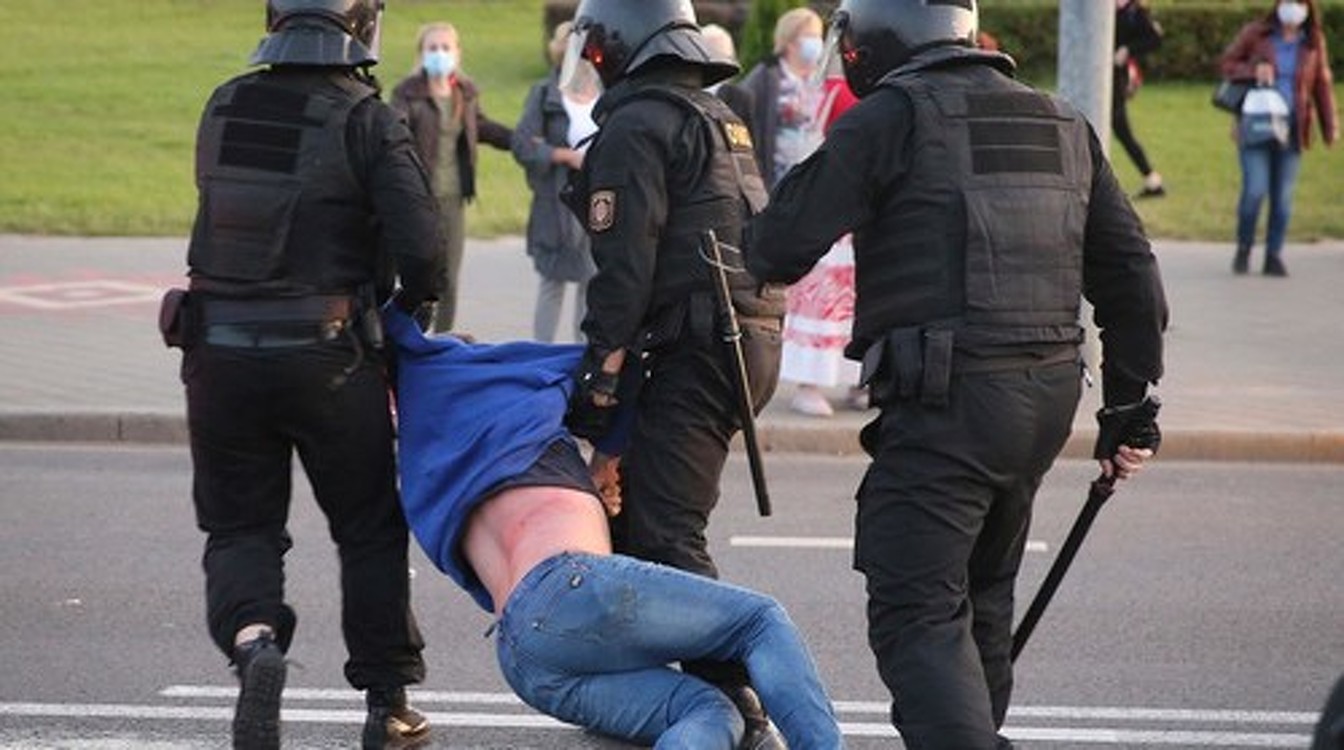 В Минске прошли задержания на оппозиционном марше — Today.kg