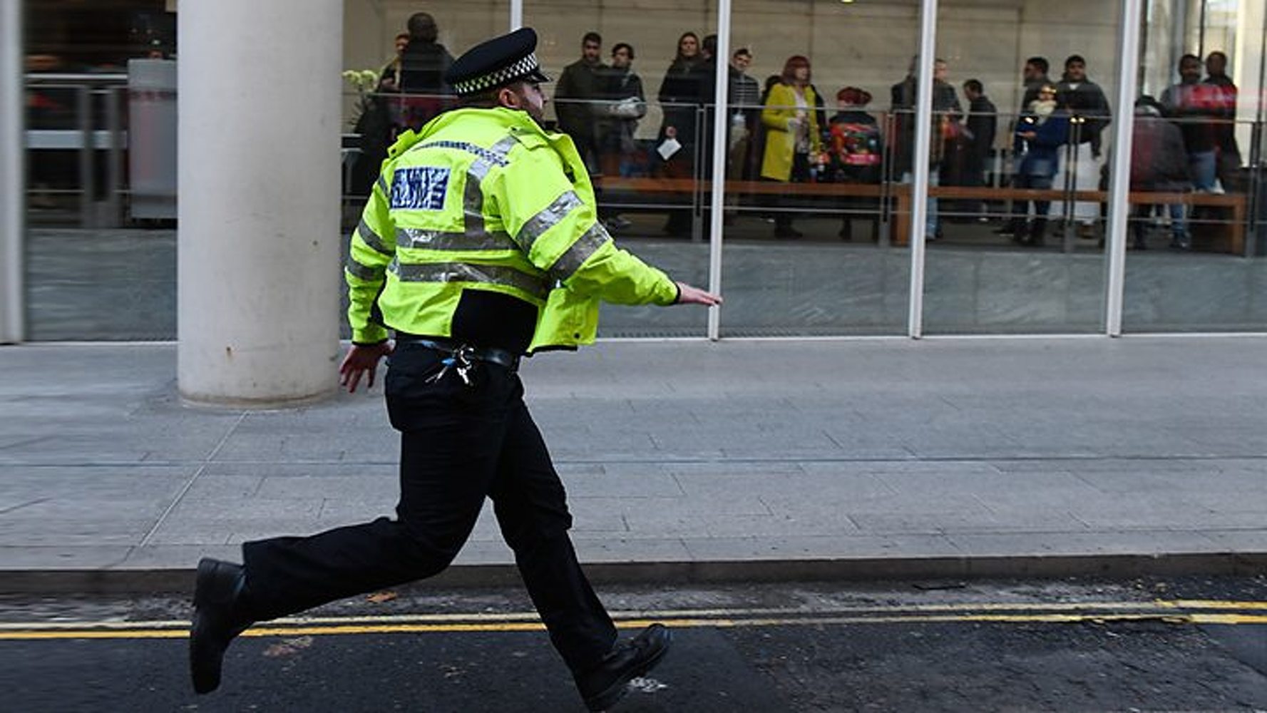 Трое мужчин погибли в результате нападения неизвестного с ножом в Лондоне — Today.kg
