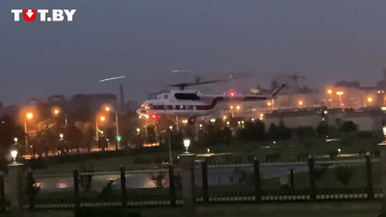 Вертолет, на котором Лукашенко прибыл в Минск, улетел с территории резиденции, - СМИ — Today.kg