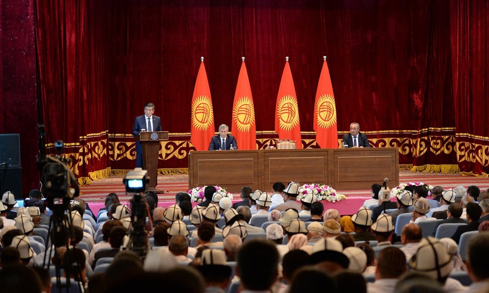 Скоро Кыргызстан посетит президент Таджикистана Рахмон, стороны обсудят пограничные вопросы, - Жээнбеков — Today.kg