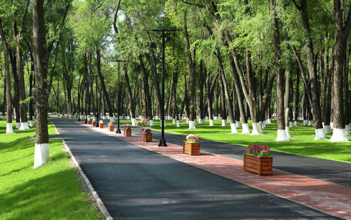 В парках Бишкека теперь можно гулять — мэрия — Today.kg