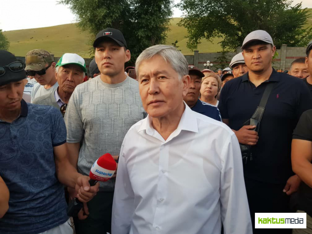 Атамбаев заявил, что будет отстреливаться, если его приедут задерживать — Today.kg