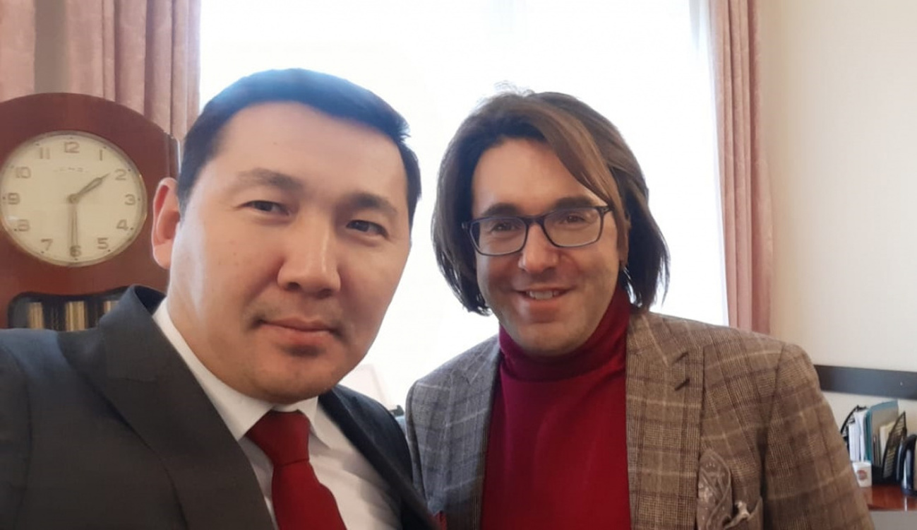 Андрей Малахов приехал в кыргызское посольство в Москве — Today.kg