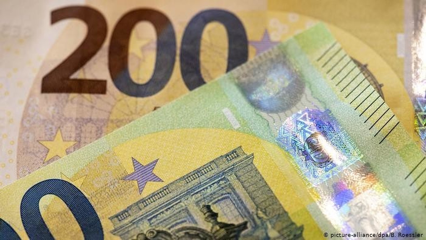 В странах ЕС вводятся в обращение новые купюры в 100 и 200 евро — Today.kg