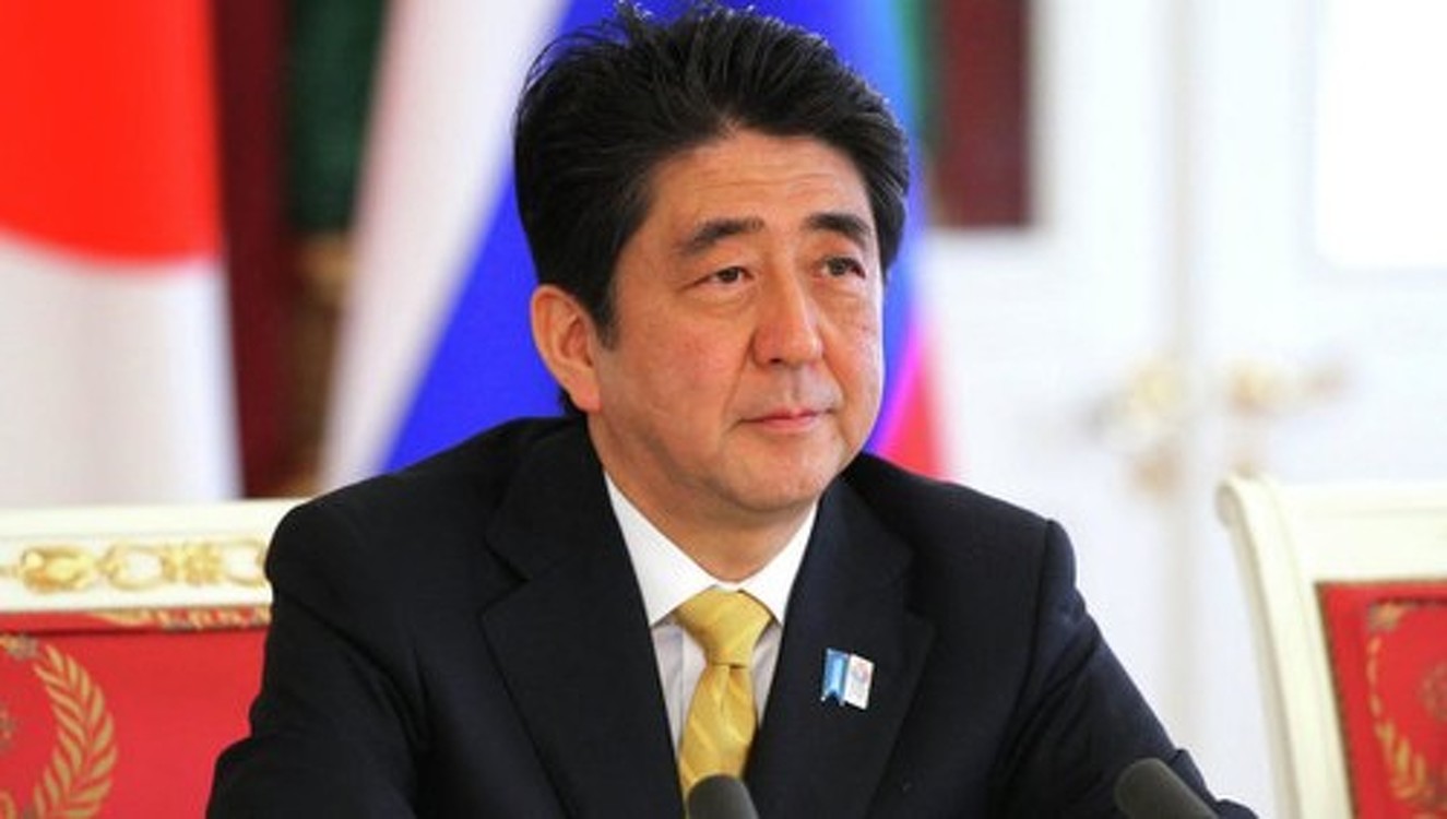 Младший брат премьера Абэ станет министром обороны Японии — Today.kg