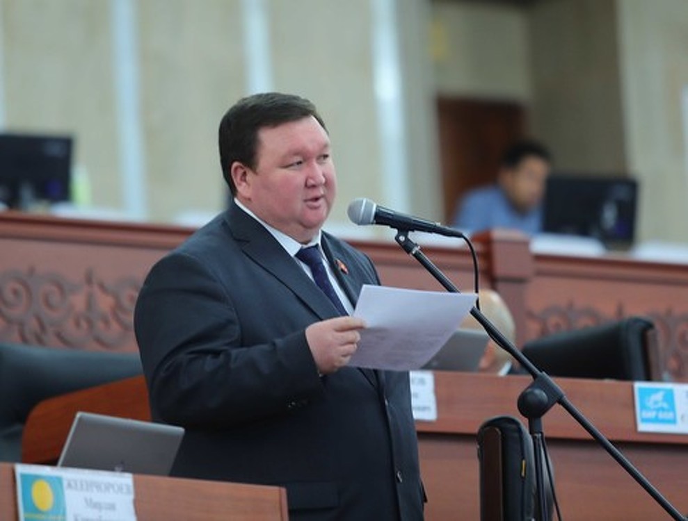 Депутат М.Жээнчороев считает, что выведенные А.Саймаити деньги имеют отношение к бюджету Кыргызстана — Today.kg