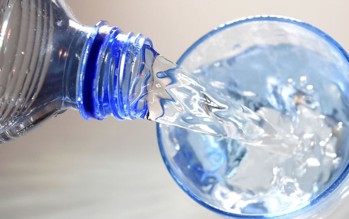 Медики считают, что стакан воды с утра действительно творит чудеса. Какие? — Today.kg