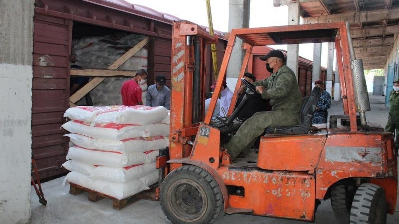В Бишкек прибыло 5 тыс. тонн муки в качестве гуманитарной помощи от Казахстана — Today.kg
