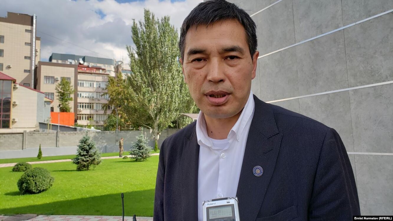 Адвоката Нурбека Токтакунова задержали по жалобе из группы WhatsApp. Он готовит обращение в ГУВД — Today.kg