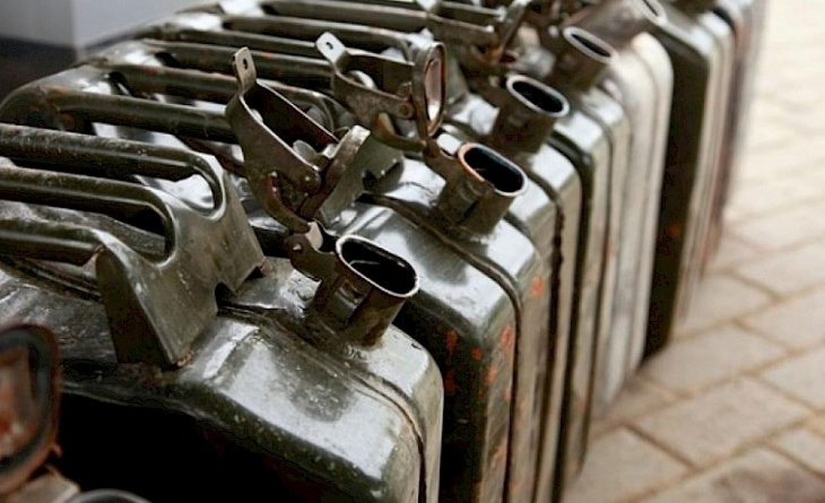 Контрабанда ГСМ: финпол выявил очередной факт ввоза нелегального бензина в Таласе — Today.kg