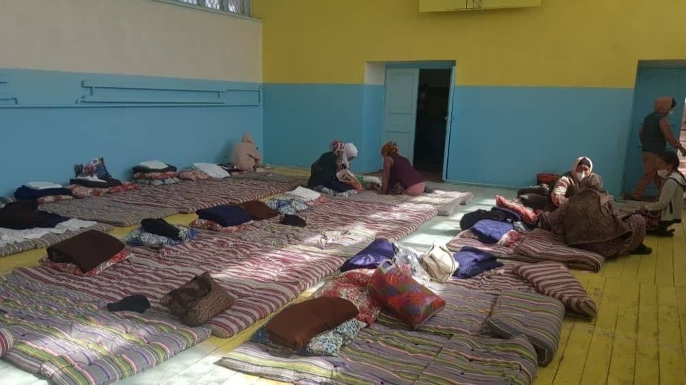 Более 33 тысяч кыргызстанцев было эвакуировано из зоны конфликта в Баткене — Today.kg