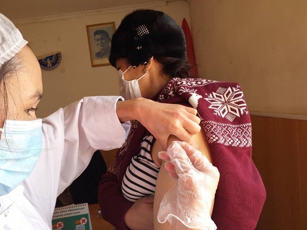 Кыргызстанцам предлагают сделать бустерную дозу вакцины против коронавируса — Today.kg