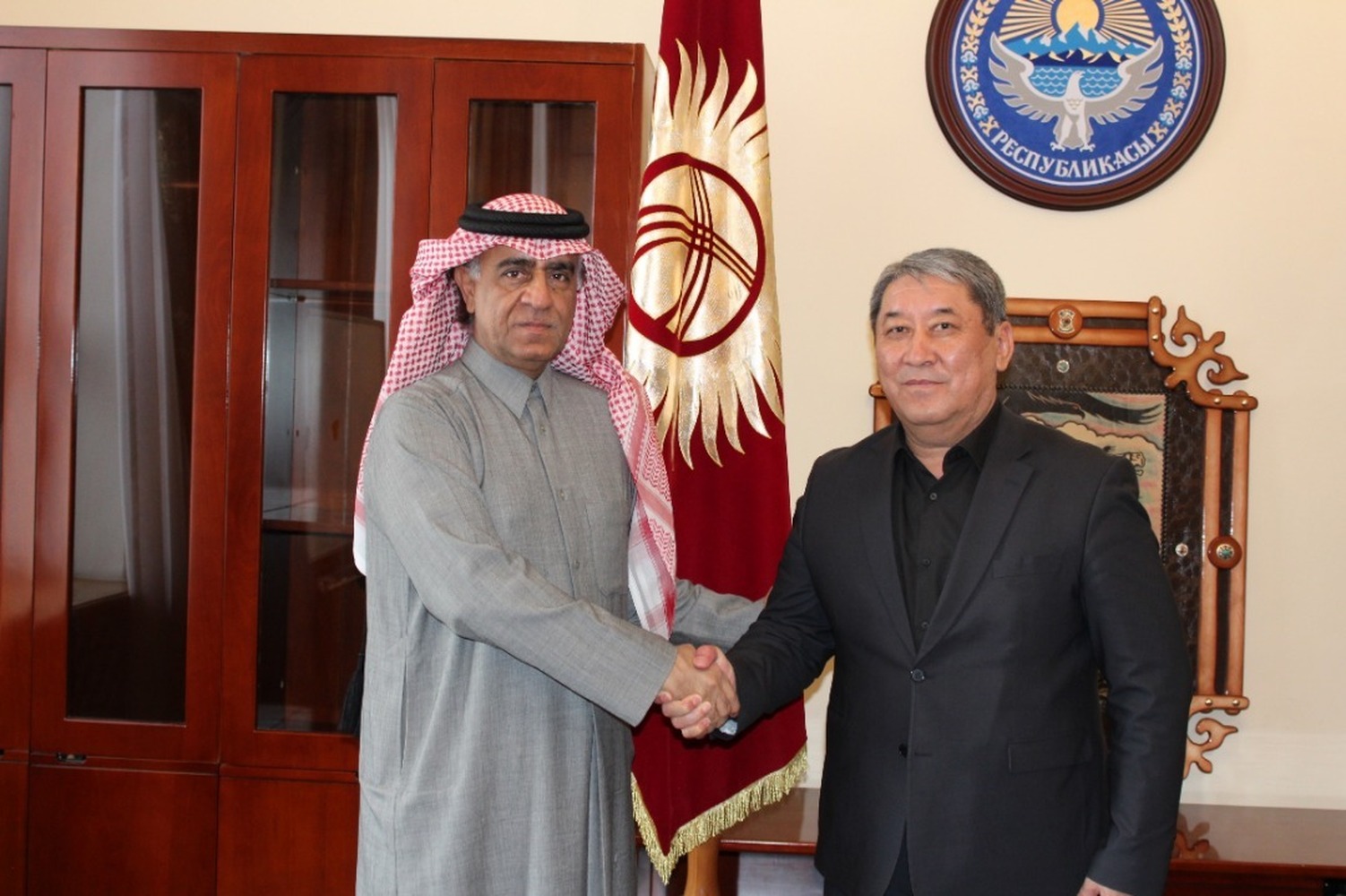 Посол Государства Катар встретился с и.о. мэра Бишкека — Today.kg