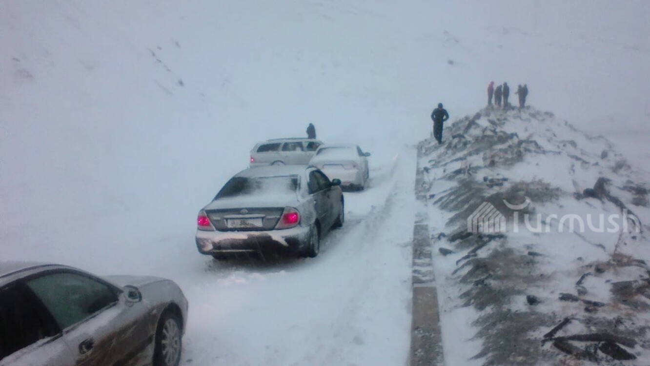 Перевалы на трассе Бишкек-Ош и перевал Өтмөк временно закрыты для проезда — Today.kg
