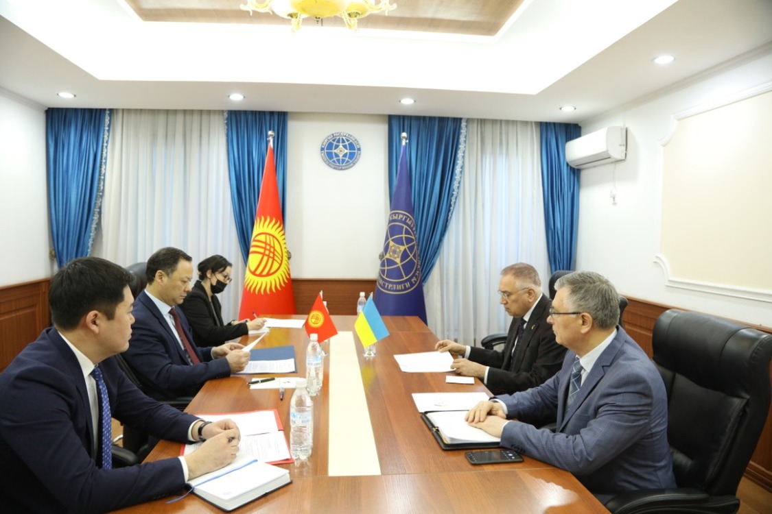Руслан Казакбаев встретился с послом Украины в Кыргызстане — Today.kg