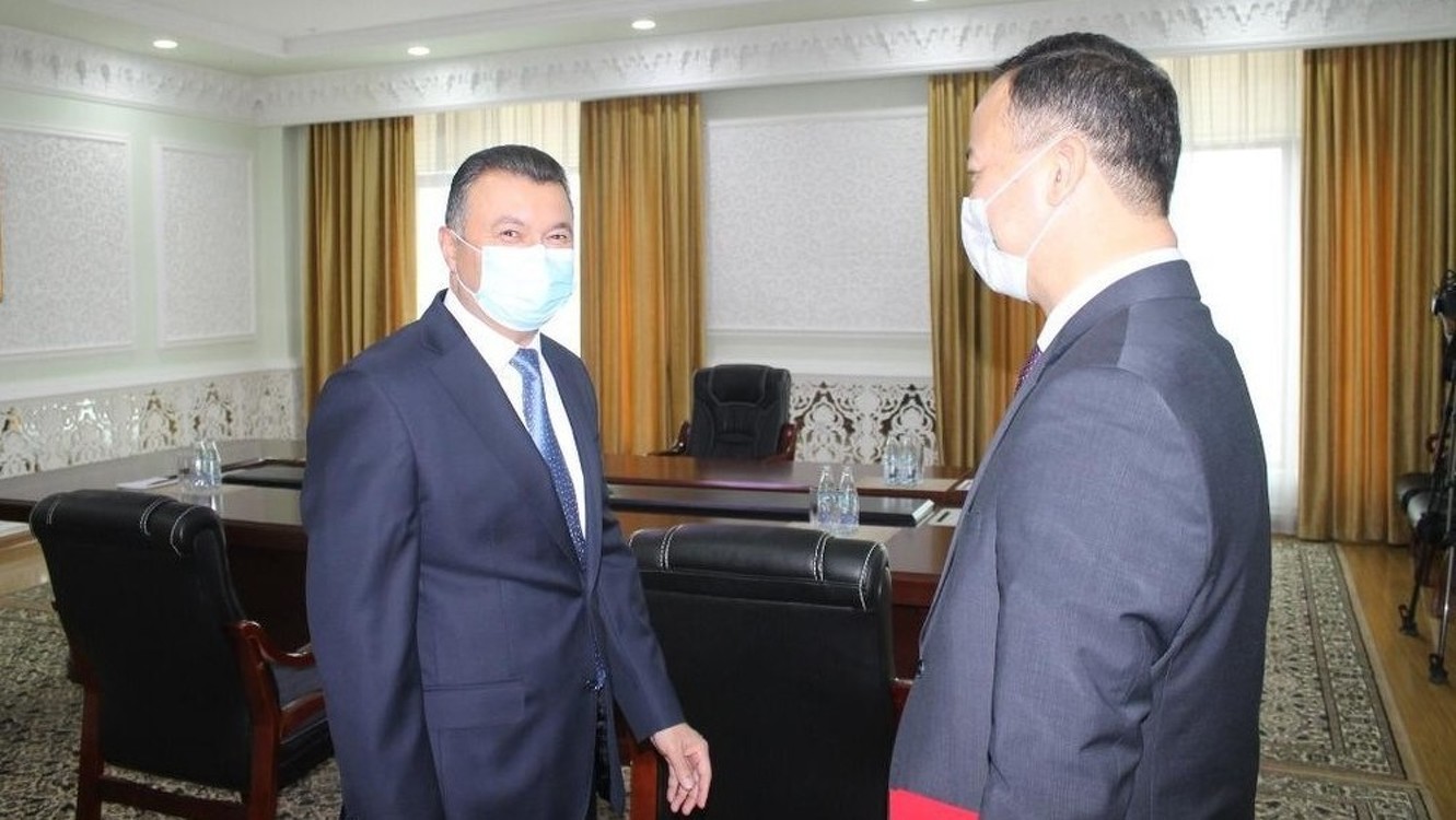 Глава МИД Р.Казакбаев встретился с премьер-министром Таджикистана — Today.kg