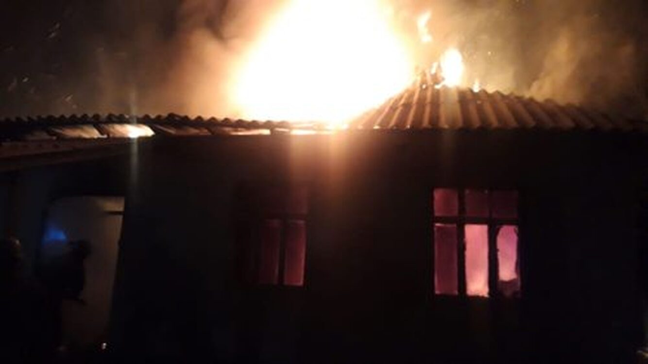 В Кара-Кульджинском районе полностью сгорела школа — Today.kg