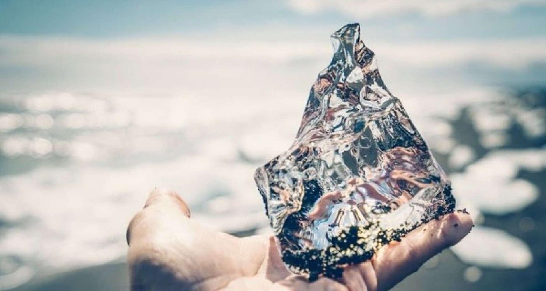В Исландии на берег выносит огромные «бриллианты» — Today.kg