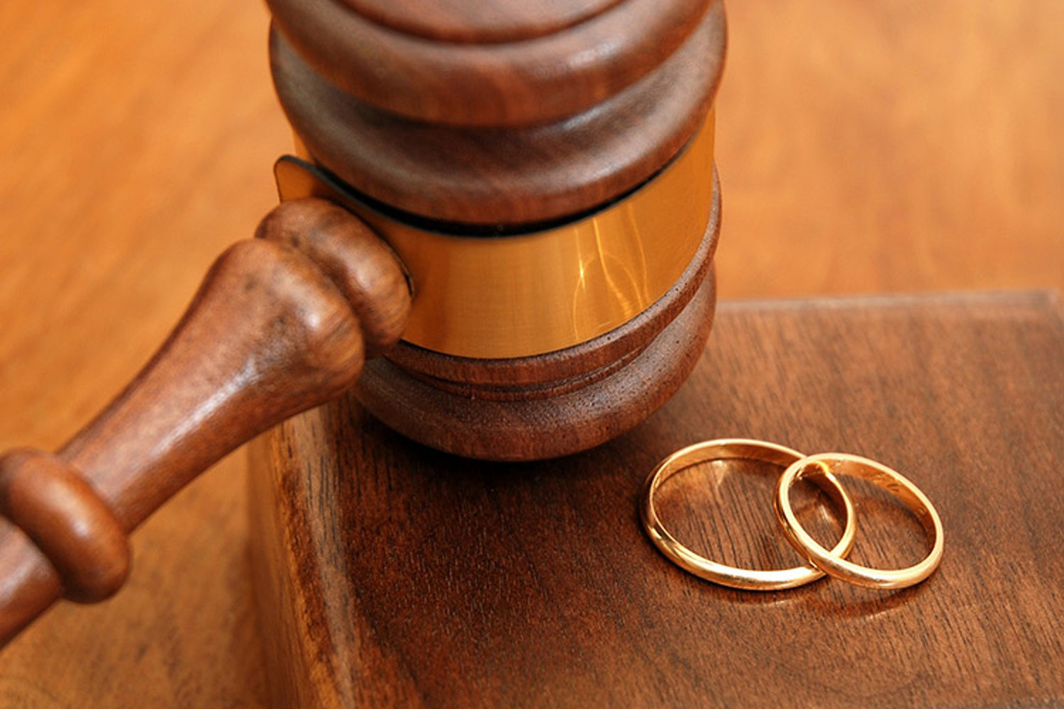 В Екатеринбурге суд расторг брак россиянина и кыргызстанки, посчитав его фиктивным — Today.kg
