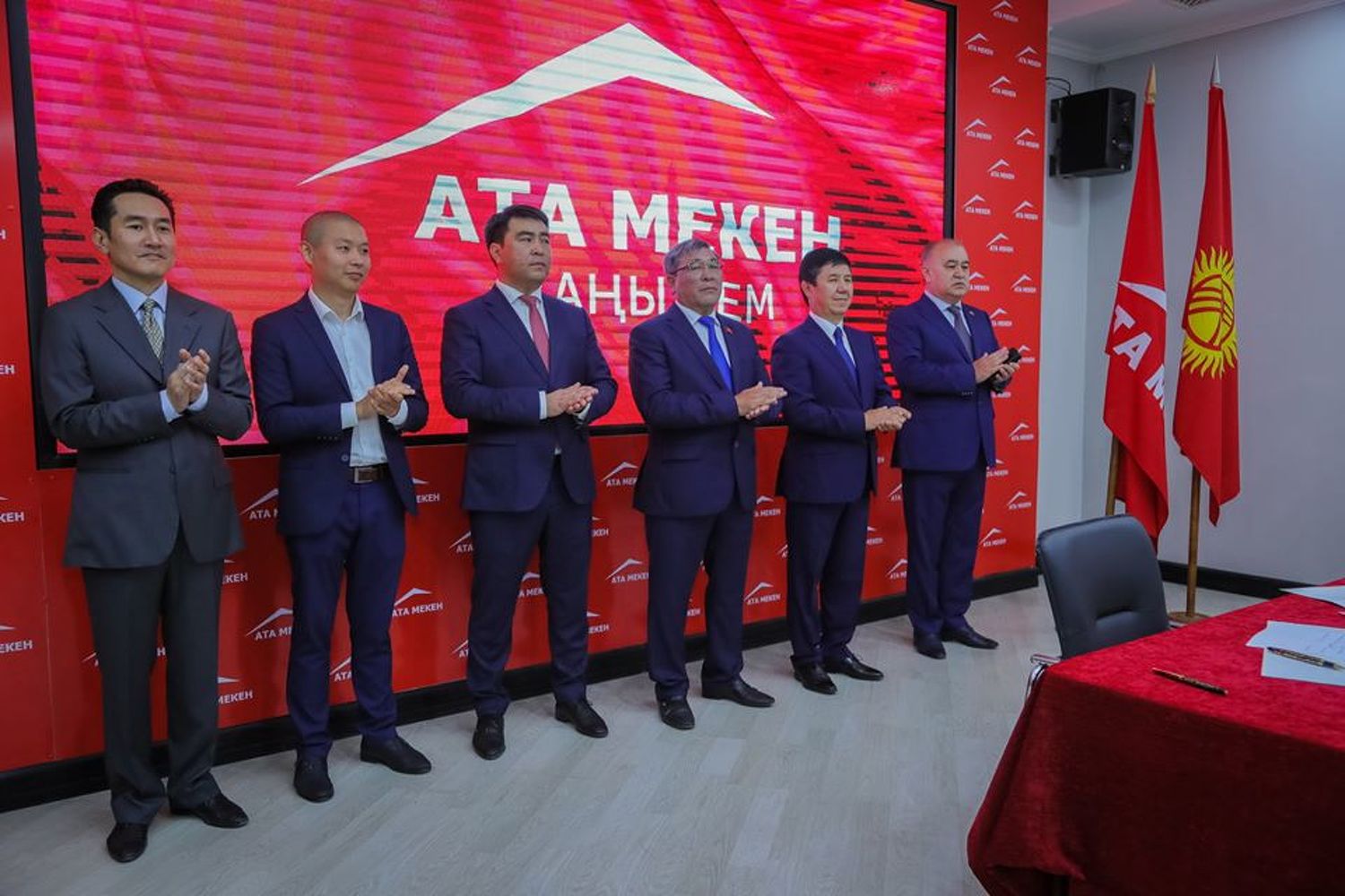 Текебаев, Сариев, Момбеков и Акаев  создали политический альянс — Today.kg