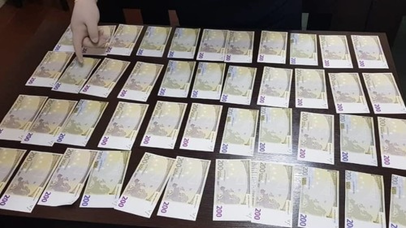 МВД задержало мужчину с 30 тысячами фальшивых евро — Today.kg