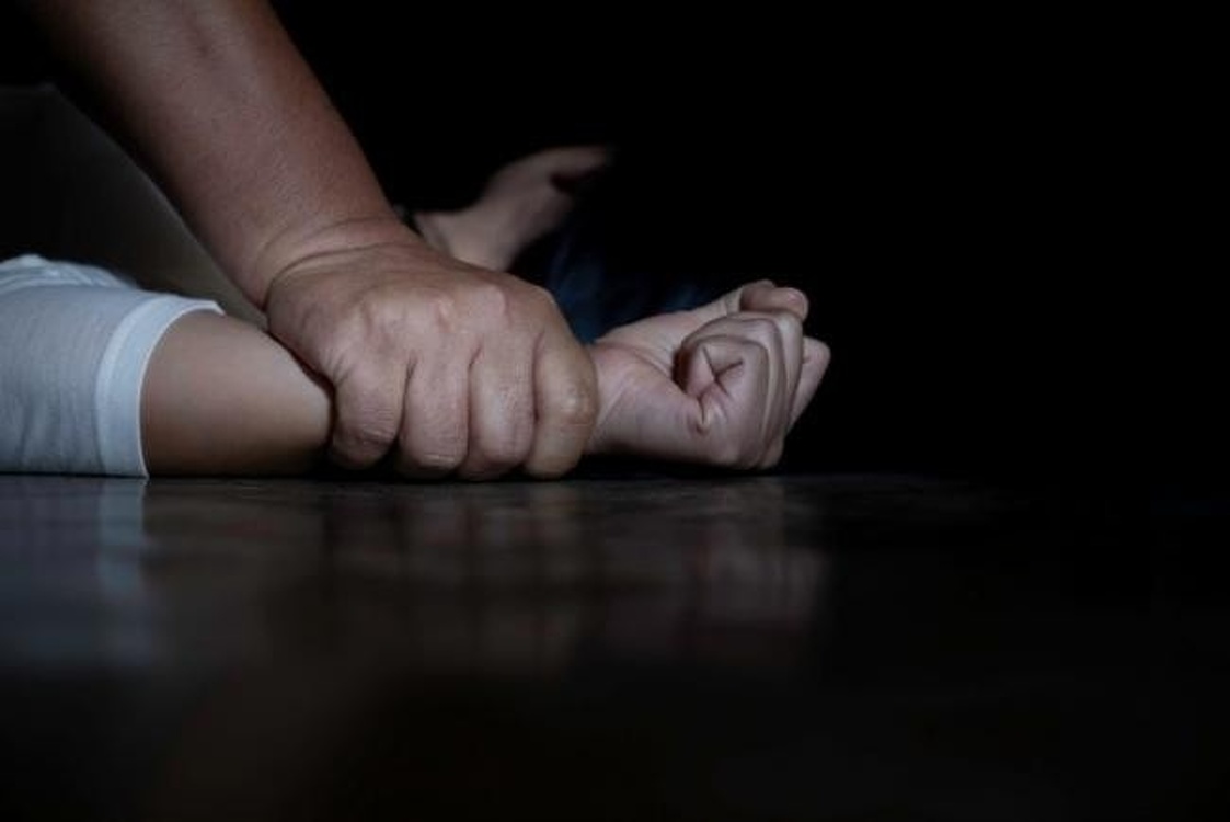 В Сокулуке 53-летний мужчина неоднократно насиловал свою 14-летнюю дочь — Today.kg