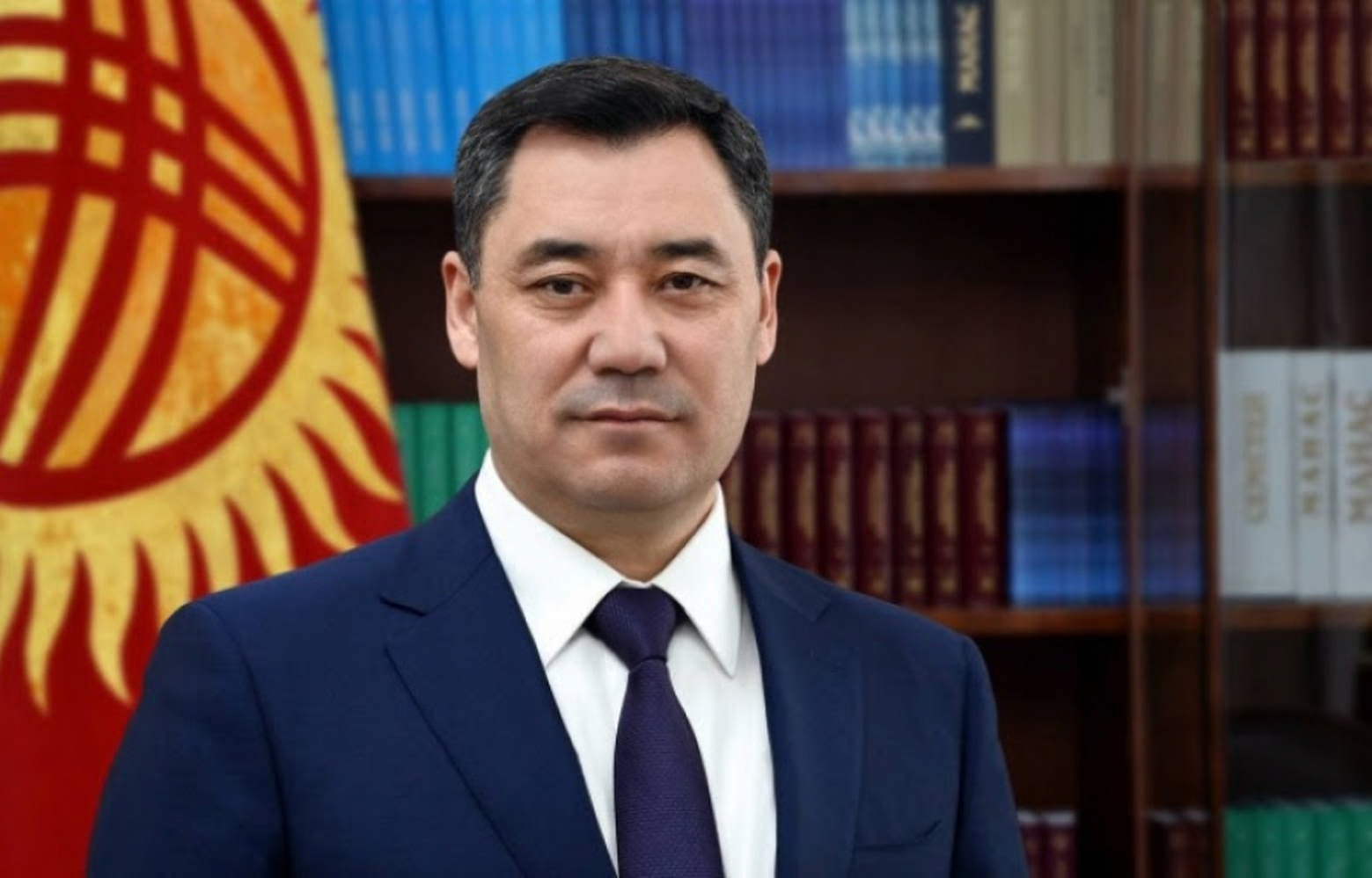 Президент Киргизии призвал отказаться от использования документооборота на русском языке