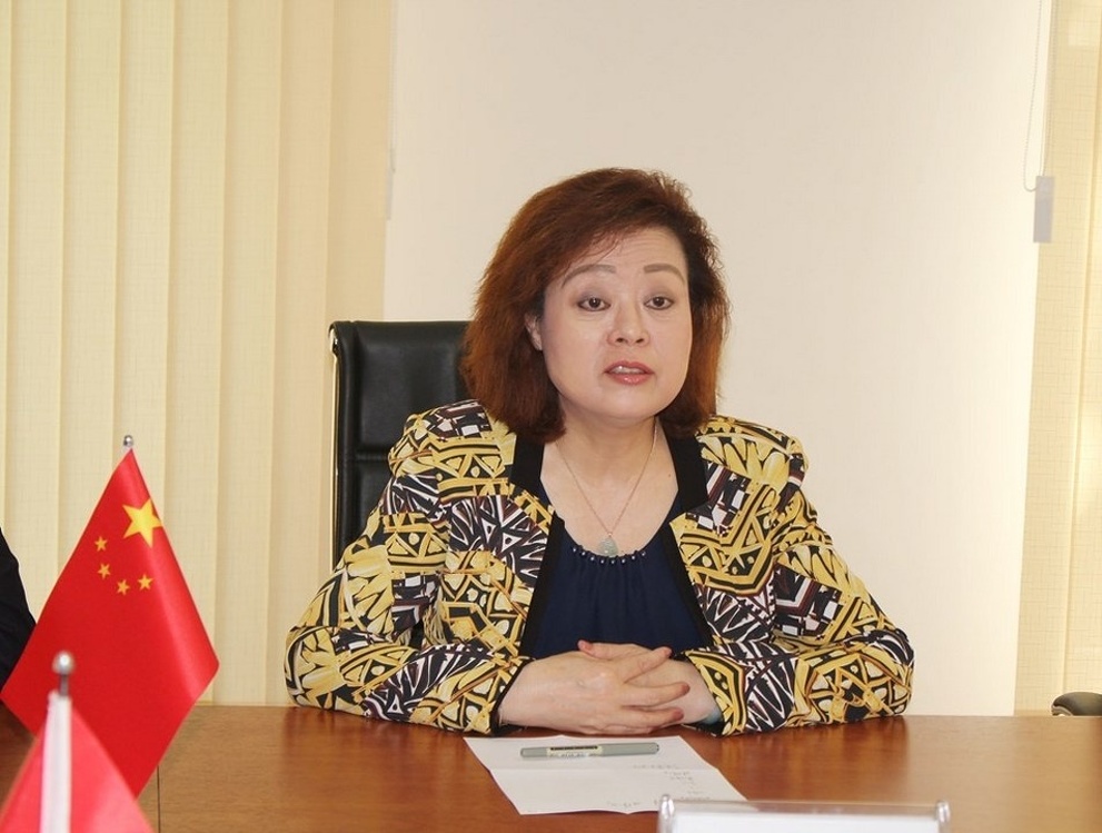 Жениш Разаков обсудил с послом КНР в КР ситуацию в Солтон-Сары — Today.kg