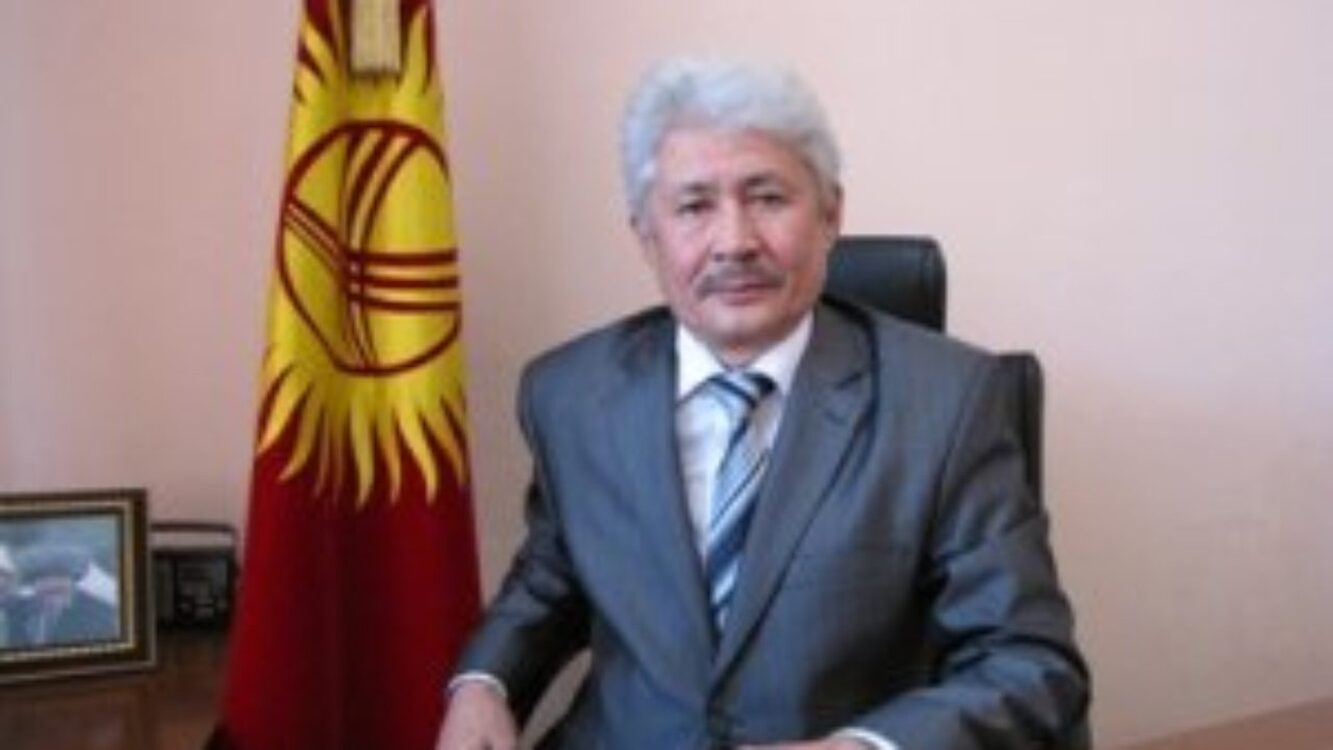Приостановить работу конституционного совещания предлагает Турсунбек Акун — Today.kg
