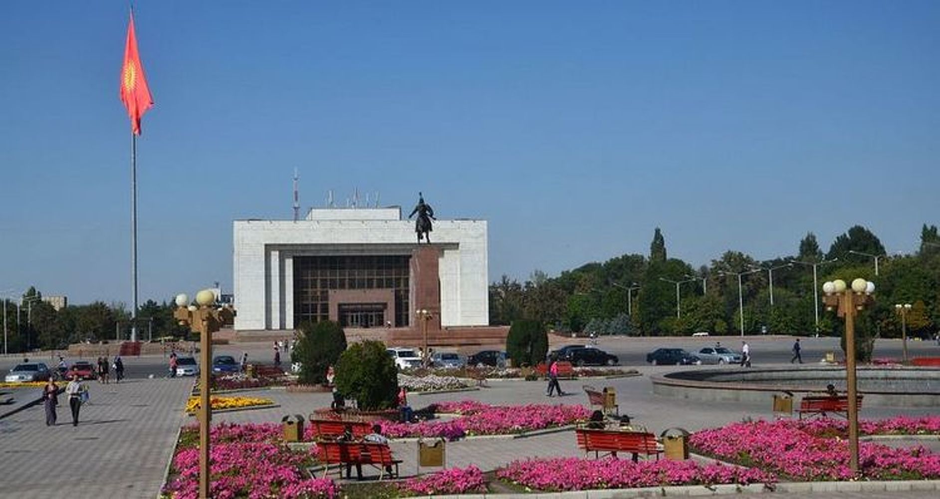 В Бишкеке запретили митинговать до 20 июня. Можно только в сквере им. Горького — Today.kg