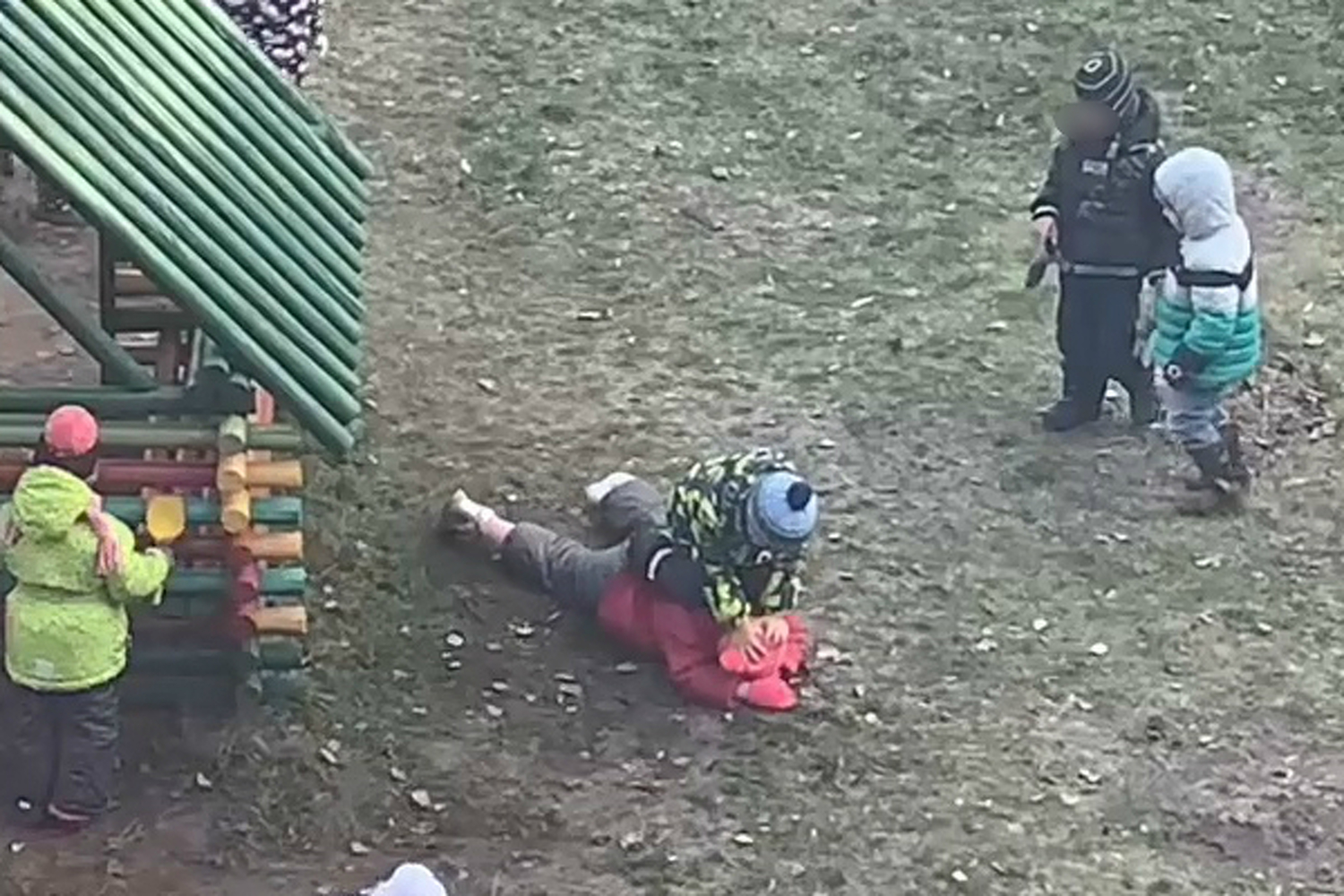 Набросились толпой: в садике жестоко избили ребёнка. Видео — Today.kg