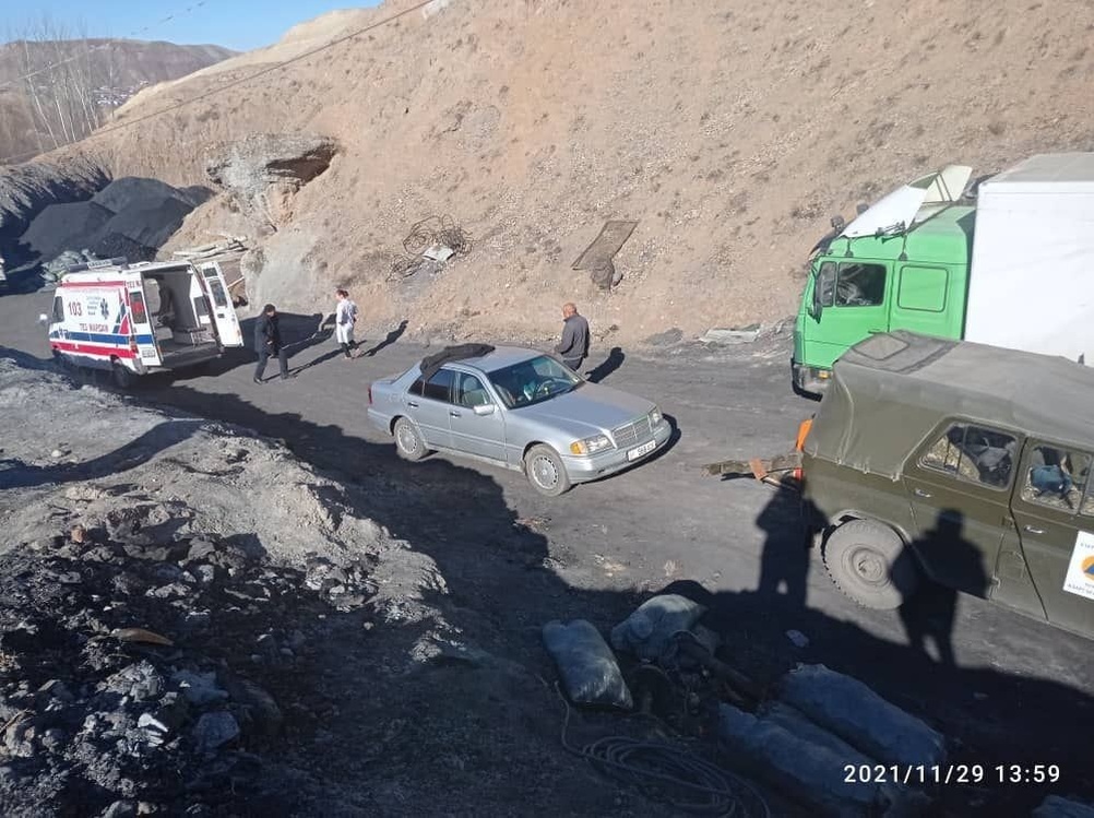 Четыре человека спасены из обрушившейся шахты в Сулюкте — Today.kg