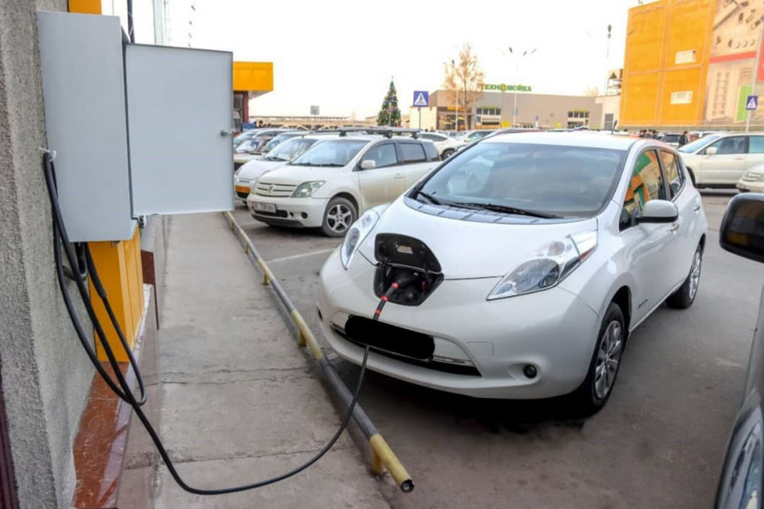 В Бишкеке открылась сеть зарядных станций для электромобилей — Today.kg