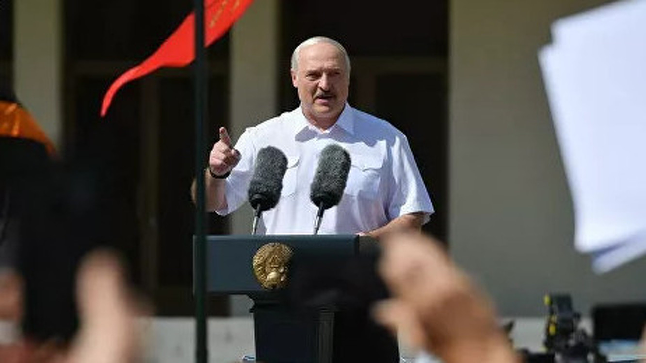Александр Лукашенко прибыл на митинг в Минске — Today.kg