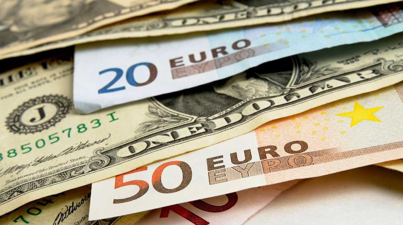 Курс доллара в апреле снизился на 6 сомов, евро - на 8 — Today.kg