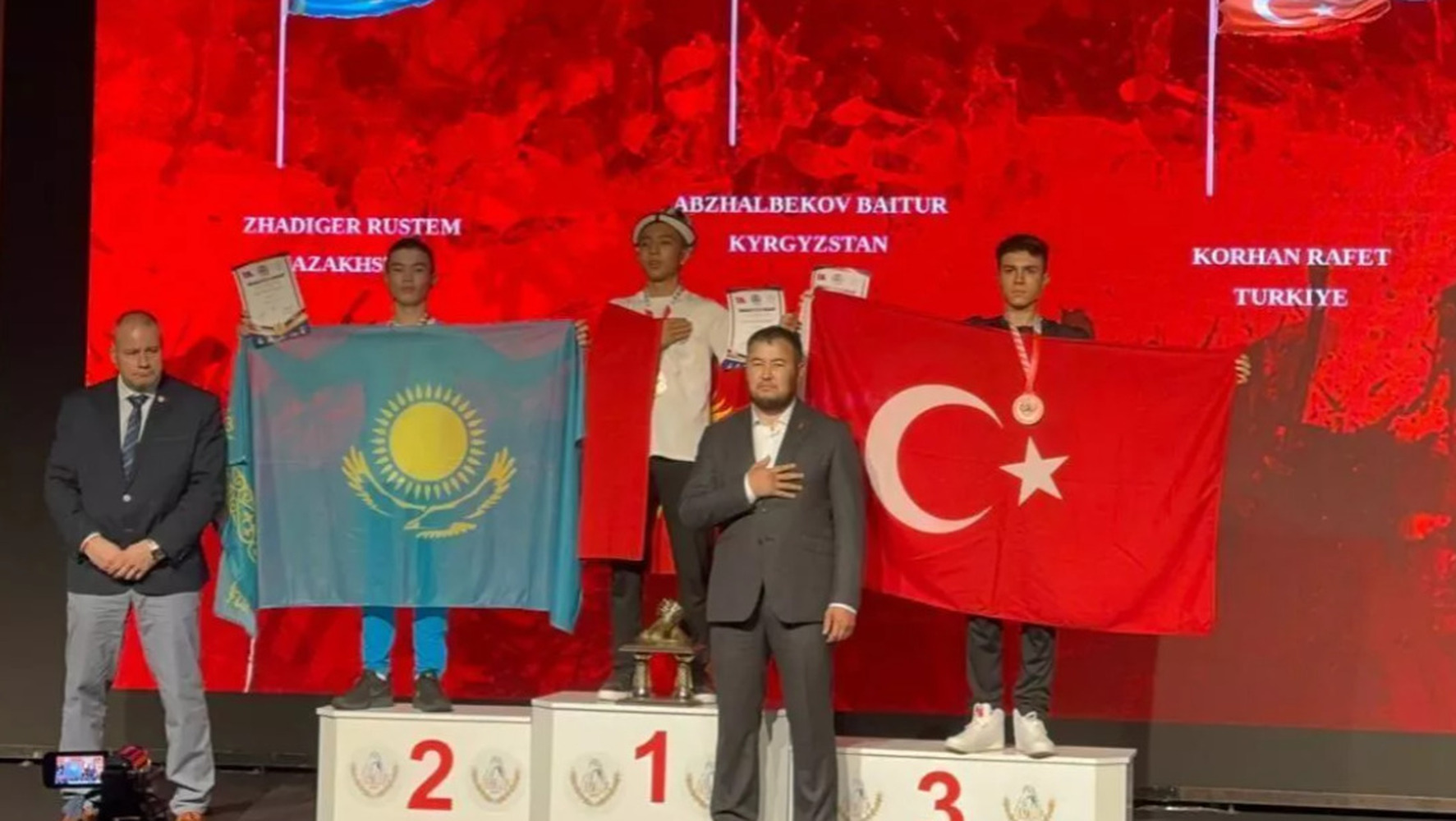 13-летний кыргызстанец взял золото на Чемпионате мира по армрестлингу — Today.kg