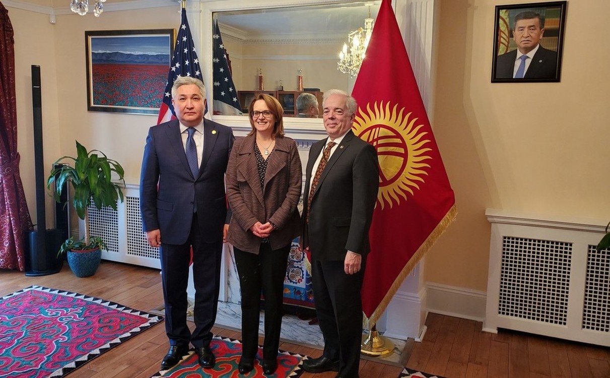 Посол Кыргызстана обсудил с заместителем помощника президента США возможность отмены визовых ограничений — Today.kg