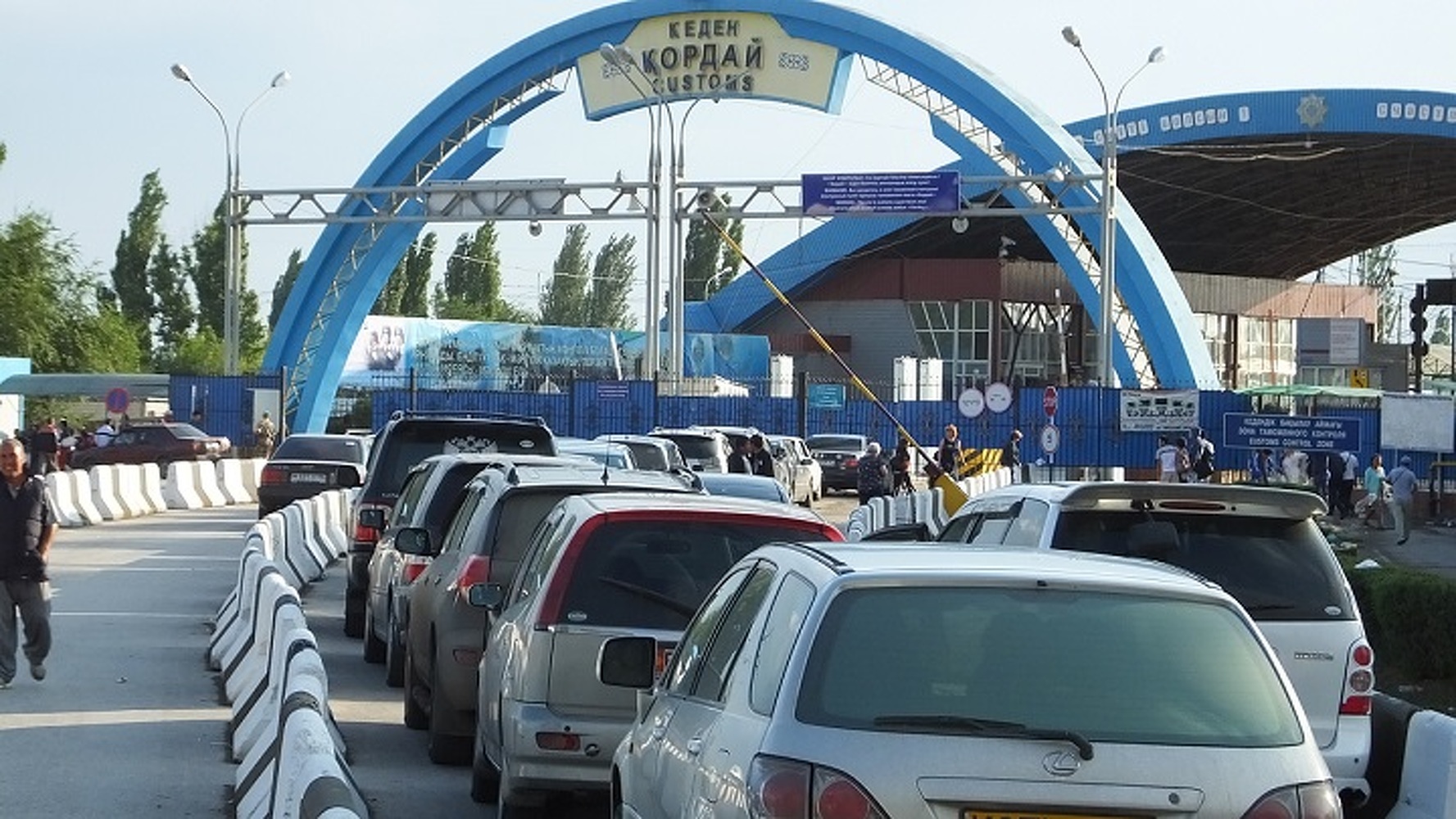 Казахстан закрывает автомобильные пункты пропуска — с Кыргызстаном тоже — Today.kg